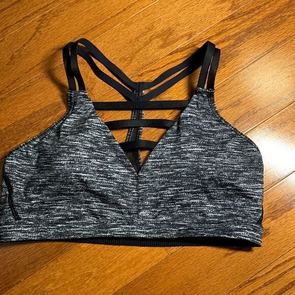 Victorias Secret VSX Size Medium black razor back sports bra NWOT - Picture 1 of 8